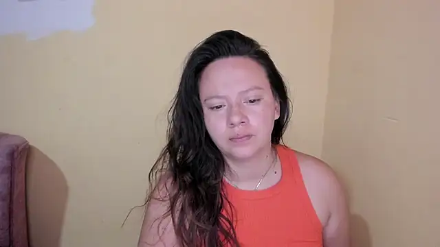 lauraguzman online show from 07-27-26, 03:57