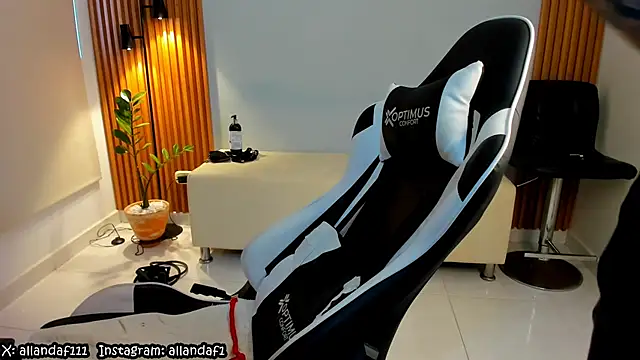 dafboy1 online show from 02-17-25, 04:26