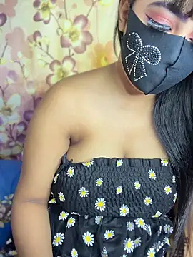 Snapshot of Monabby97 chatting on 05-13-26, 05:27 Monabby97 online show from 05-13-26, 05:27