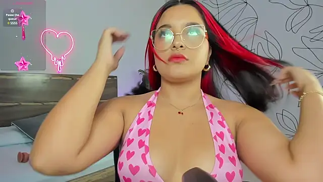 Snapshot of victoria18x chatting on 01-17-25, 12:10 victoria18x online show from 01-17-25, 12:10