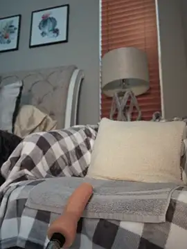 Snapshot of TinyMimi chatting on 02-05-25, 06:37 TinyMimi online show from 02-05-25, 06:37