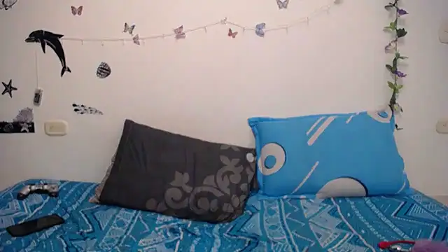 Snapshot of Julieta_Hass chatting on 12-19-24, 04:24 Julieta Hass online show from 12-19-24, 04:24