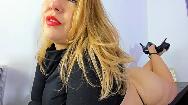 NathalyDaniels online show from 02-17-25, 06:04