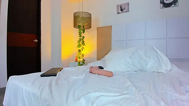 NathalyDaniels online show from 02-22-25, 01:35