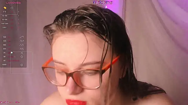 Snapshot of Seductive_She_Wolf chatting on 06-30-26, 02:40 Seductive She Wolf online show from 06-30-26, 02:40