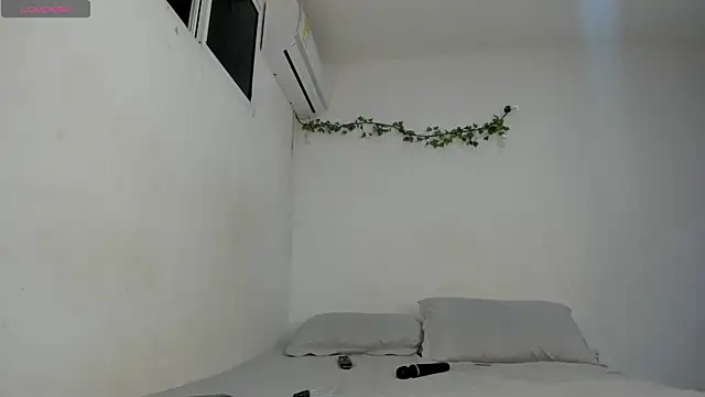 Snapshot of ashley_lemus chatting on 05-02-26, 01:32 ashley lemus online show from 05-02-26, 01:32