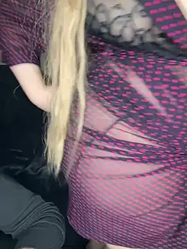 Snapshot of Fireagain1 chatting on 02-04-26, 01:44 Fireagain1 online show from 02-04-26, 01:44