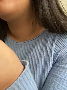 Snapshot of yassminsexy22 chatting on 02-06-25, 08:29 yassminsexy22 online show from 02-06-25, 08:29