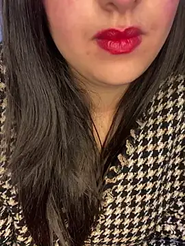 Snapshot of yassminsexy22 chatting on 02-06-25, 04:03 yassminsexy22 online show from 02-06-25, 04:03