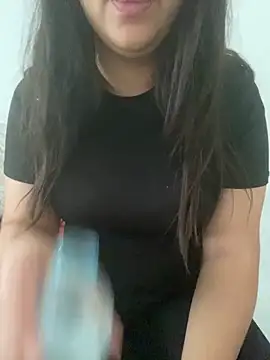 Snapshot of yassminsexy22 chatting on 11-07-25, 11:43 yassminsexy22 online show from 11-07-25, 11:43