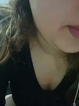 Snapshot of yassminsexy22 chatting on 02-20-26, 07:47 yassminsexy22 online show from 02-20-26, 07:47