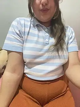 Snapshot of yassminsexy22 chatting on 02-21-26, 07:37 yassminsexy22 online show from 02-21-26, 07:37