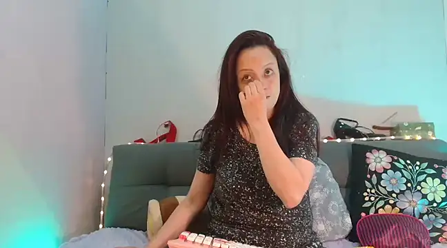 catalinamommyx online show from 02-06-25, 05:35