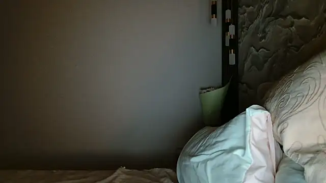 Snapshot of _CattrinaVegas_ chatting on 11-22-25, 07:57 CattrinaVegas online show from 11-22-25, 07:57