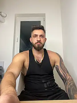 Snapshot of LoveIsBlind_ chatting on 12-27-24, 09:43 LoveIsBlind online show from 12-27-24, 09:43