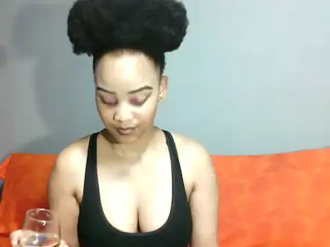 Snapshot of SmallSlut5 chatting on 11-25-25, 01:27 SmallSlut5 online show from 11-25-25, 01:27