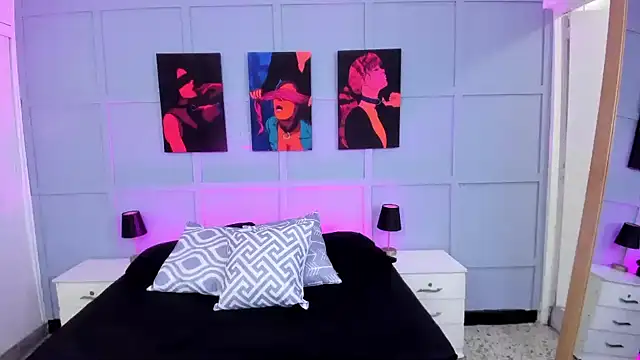 Snapshot of Elizabeth_Santos chatting on 01-13-25, 08:15 Elizabeth Santos online show from 01-13-25, 08:15