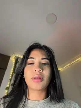 Snapshot of lina_pink chatting on 04-24-26, 02:47 lina pink online show from 04-24-26, 02:47
