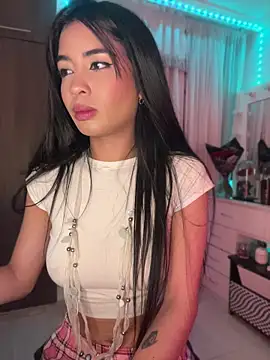 Snapshot of lina_pink chatting on 06-19-26, 01:21 lina pink online show from 06-19-26, 01:21