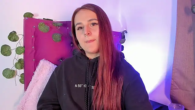 Snapshot of evy_orange1 chatting on 01-19-25, 06:09 evy orange1 online show from 01-19-25, 06:09