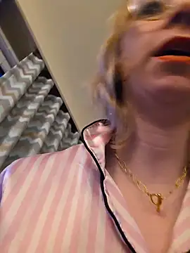 Giuliana baby online show from 12-23-25, 07:50