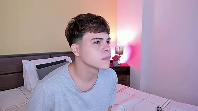 Snapshot of justinbiler chatting on 01-08-25, 12:37 justinbiler online show from 01-08-25, 12:37