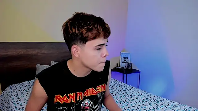 Snapshot of justinbiler chatting on 01-10-25, 12:36 justinbiler online show from 01-10-25, 12:36