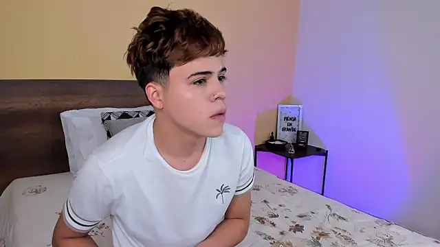 Snapshot of justinbiler chatting on 01-11-25, 12:29 justinbiler online show from 01-11-25, 12:29