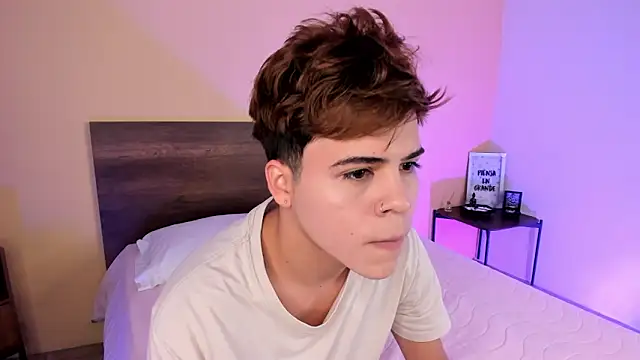 Snapshot of justinbiler chatting on 01-17-25, 12:31 justinbiler online show from 01-17-25, 12:31