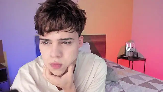 Snapshot of justinbiler chatting on 02-04-25, 12:11 justinbiler online show from 02-04-25, 12:11