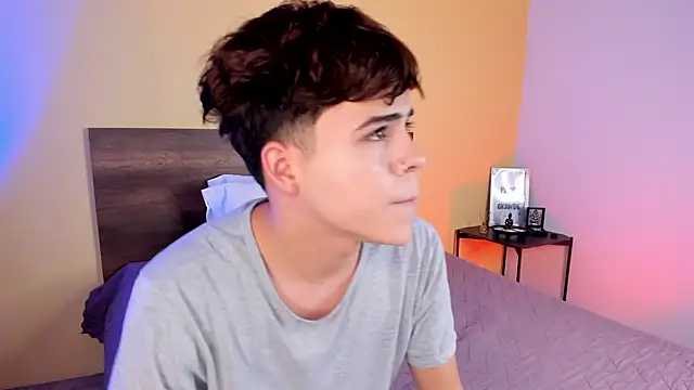 Snapshot of justinbiler chatting on 02-13-25, 04:32 justinbiler online show from 02-13-25, 04:32