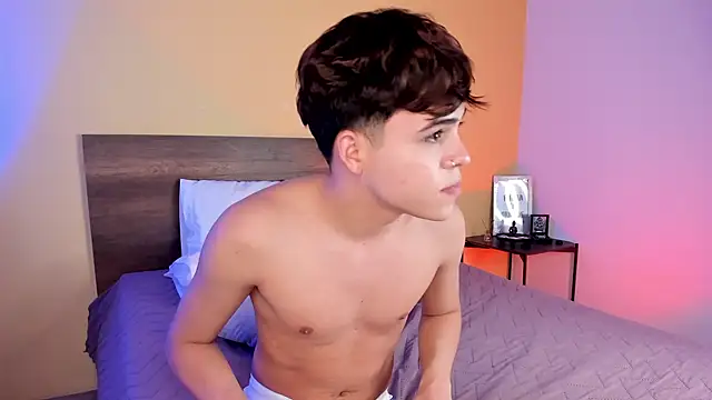 Snapshot of justinbiler chatting on 02-13-25, 07:35 justinbiler online show from 02-13-25, 07:35