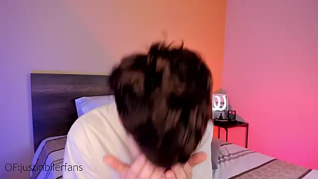 Snapshot of justinbiler chatting on 02-16-25, 12:32 justinbiler online show from 02-16-25, 12:32