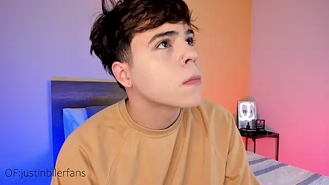 Snapshot of justinbiler chatting on 02-17-25, 12:38 justinbiler online show from 02-17-25, 12:38