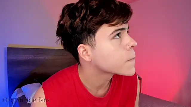 Snapshot of justinbiler chatting on 02-20-25, 12:36 justinbiler online show from 02-20-25, 12:36