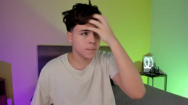 Snapshot of justinbiler chatting on 02-24-25, 12:37 justinbiler online show from 02-24-25, 12:37