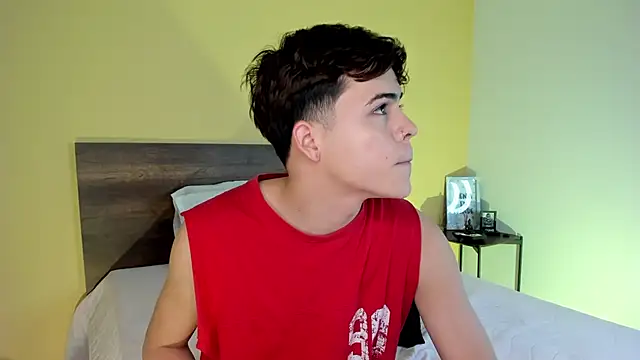 Snapshot of justinbiler chatting on 02-28-25, 12:20 justinbiler online show from 02-28-25, 12:20