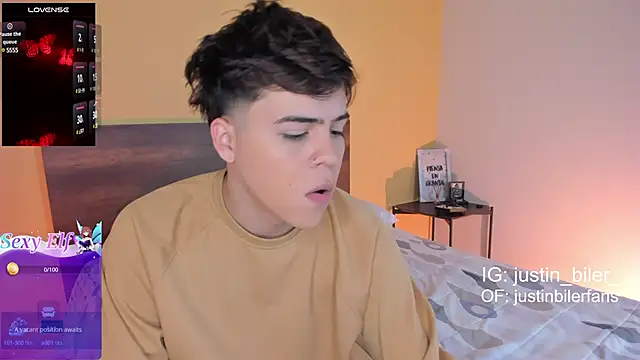 Snapshot of justinbiler chatting on 03-19-25, 12:23 justinbiler online show from 03-19-25, 12:23