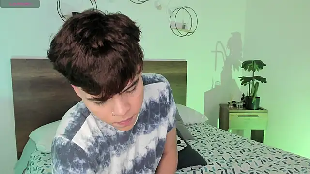 Snapshot of justinbiler chatting on 03-20-25, 05:13 justinbiler online show from 03-20-25, 05:13