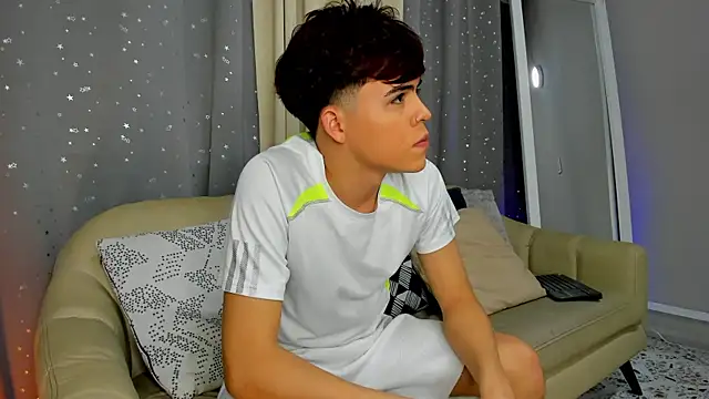 Snapshot of justinbiler chatting on 03-21-25, 02:28 justinbiler online show from 03-21-25, 02:28