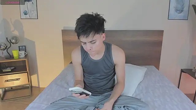 Snapshot of justinbiler chatting on 09-11-25, 12:27 justinbiler online show from 09-11-25, 12:27