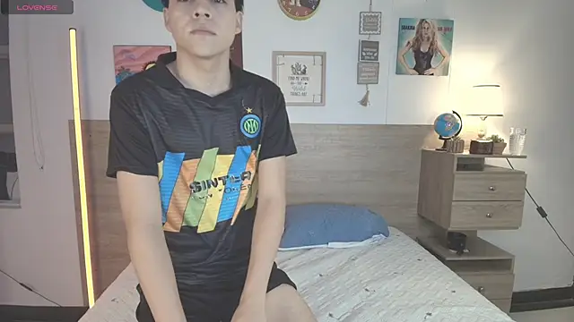 Snapshot of justinbiler chatting on 09-20-25, 12:39 justinbiler online show from 09-20-25, 12:39