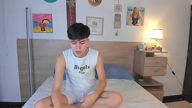 Snapshot of justinbiler chatting on 10-08-25, 12:36 justinbiler online show from 10-08-25, 12:36