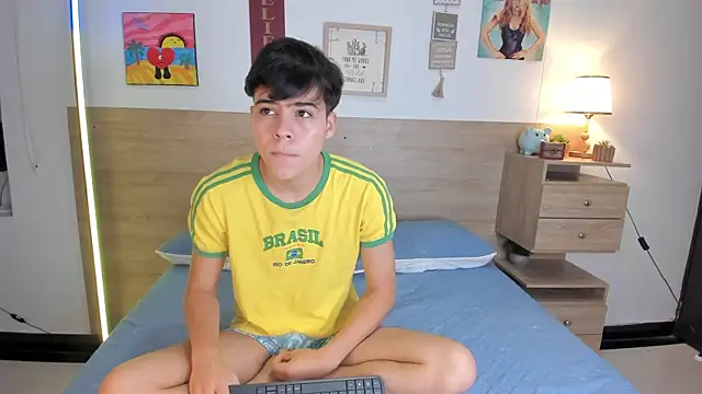 Snapshot of justinbiler chatting on 10-16-25, 12:50 justinbiler online show from 10-16-25, 12:50