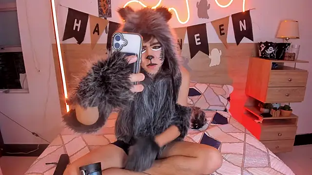 Snapshot of justinbiler chatting on 10-31-25, 01:12 justinbiler online show from 10-31-25, 01:12