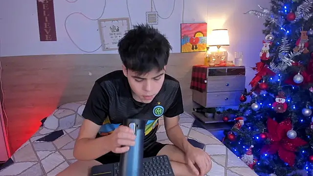 Snapshot of justinbiler chatting on 11-10-25, 12:26 justinbiler online show from 11-10-25, 12:26