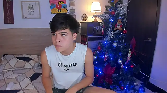 Snapshot of justinbiler chatting on 12-14-25, 12:32 justinbiler online show from 12-14-25, 12:32