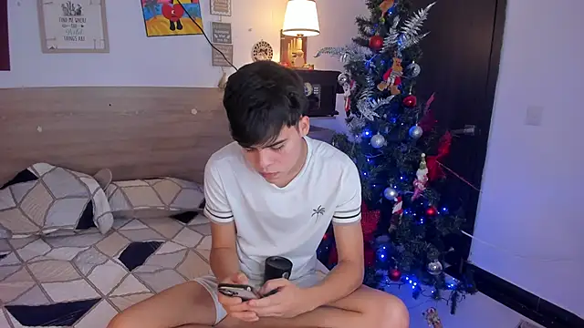 Snapshot of justinbiler chatting on 12-15-25, 12:42 justinbiler online show from 12-15-25, 12:42