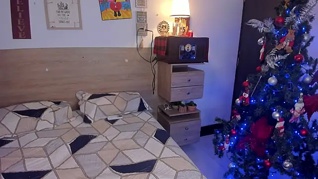 Snapshot of justinbiler chatting on 12-17-25, 12:22 justinbiler online show from 12-17-25, 12:22