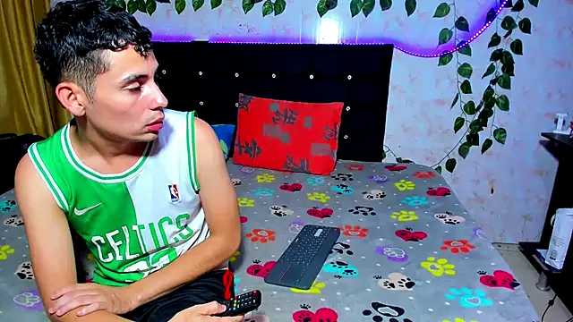 Alexander and Xiao online show from 01-05-25, 01:24